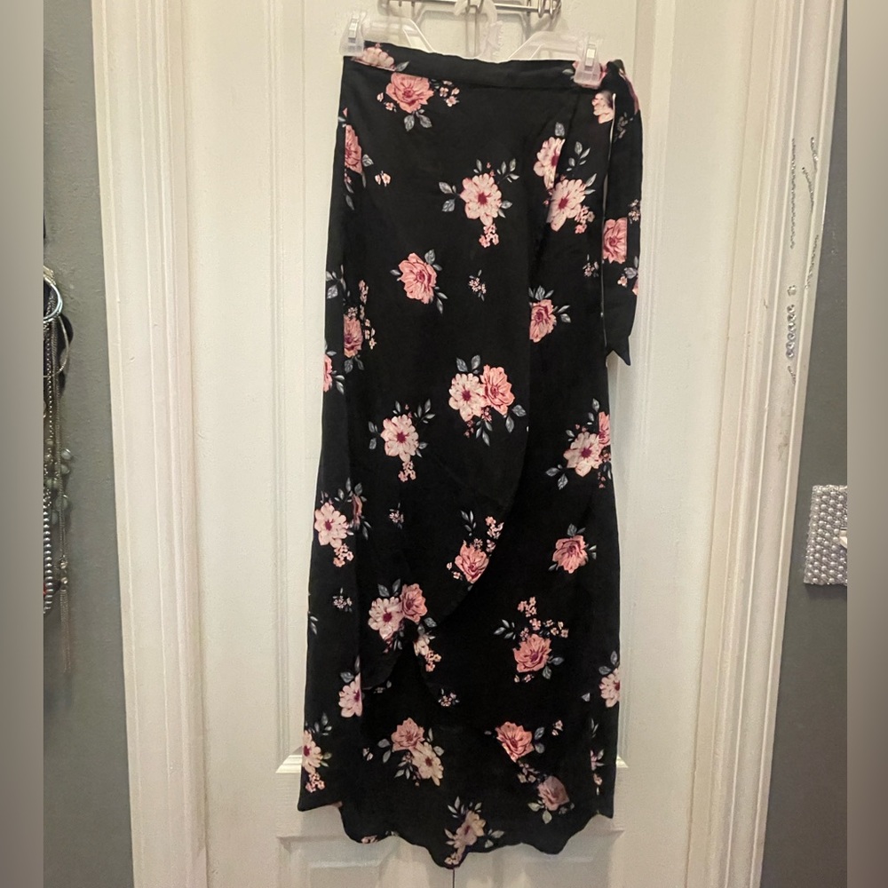 H & M wrap skirt Size 2